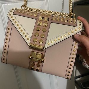 Near perfect condition Michael Kors Crossbody - pink/gold